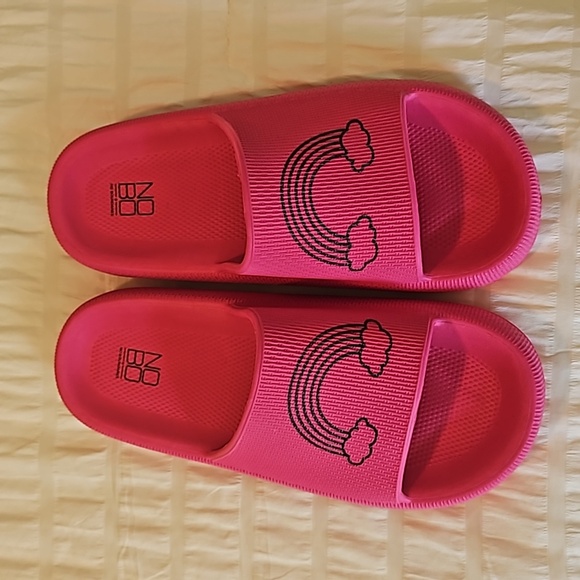 NWT No Boundries Rainbow Slides Sz.6 - Picture 1 of 2